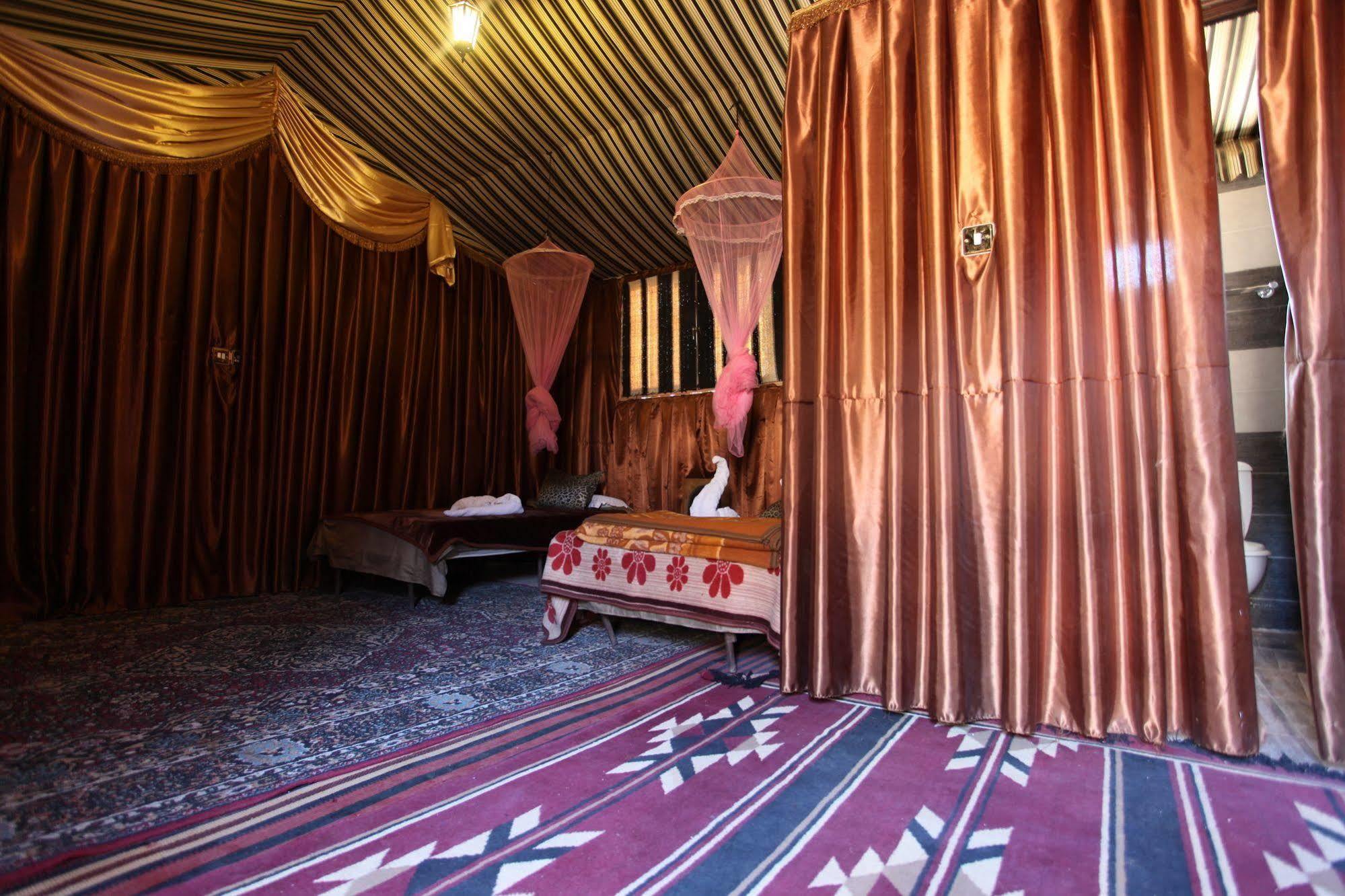Captain'S Desert Camp Вади Рум Екстериор снимка
